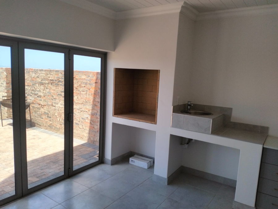 To Let 3 Bedroom Property for Rent in Pienaarstrand Western Cape